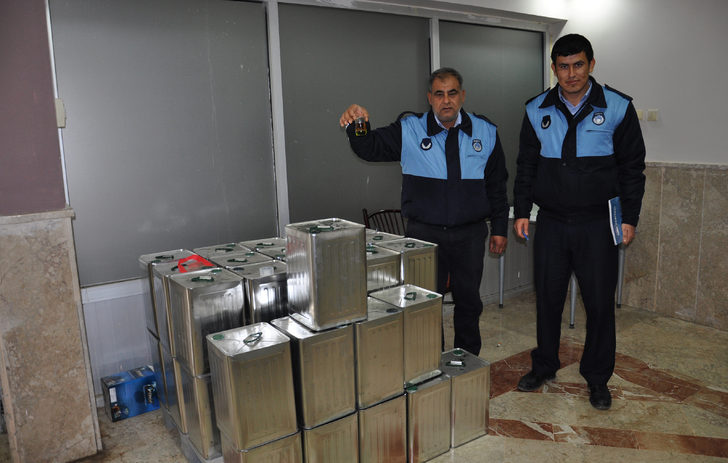 Gaziantep İslahiye'de 800 Kilo Sahte Zeytinyağı Ele Geçirildi  